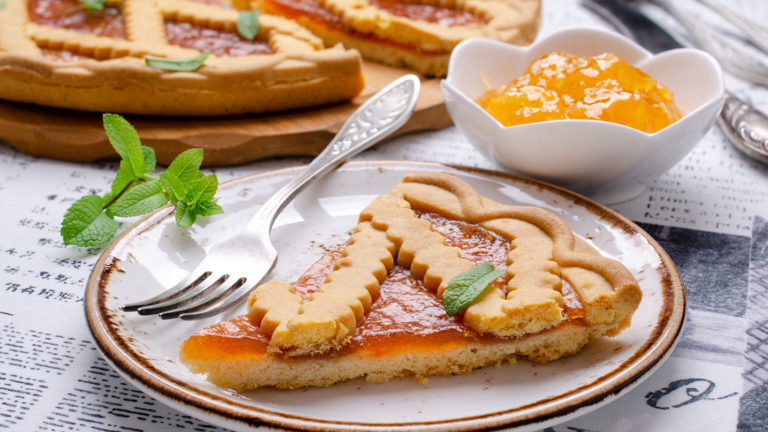 Crostata Con Confettura Di Pesche Terre Di Chiesa